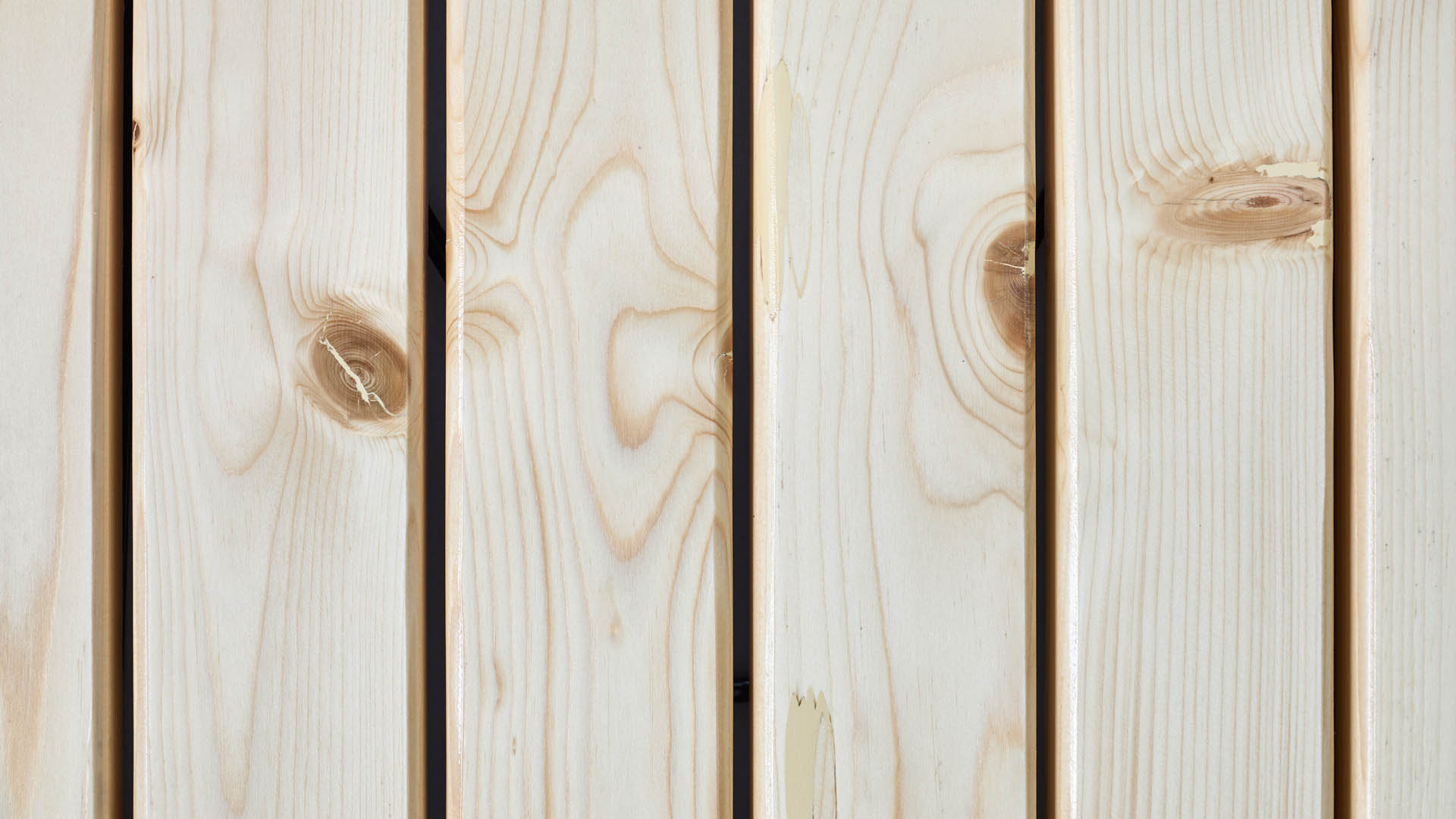 Die Holzplatte der Designgarnitur SitDown 