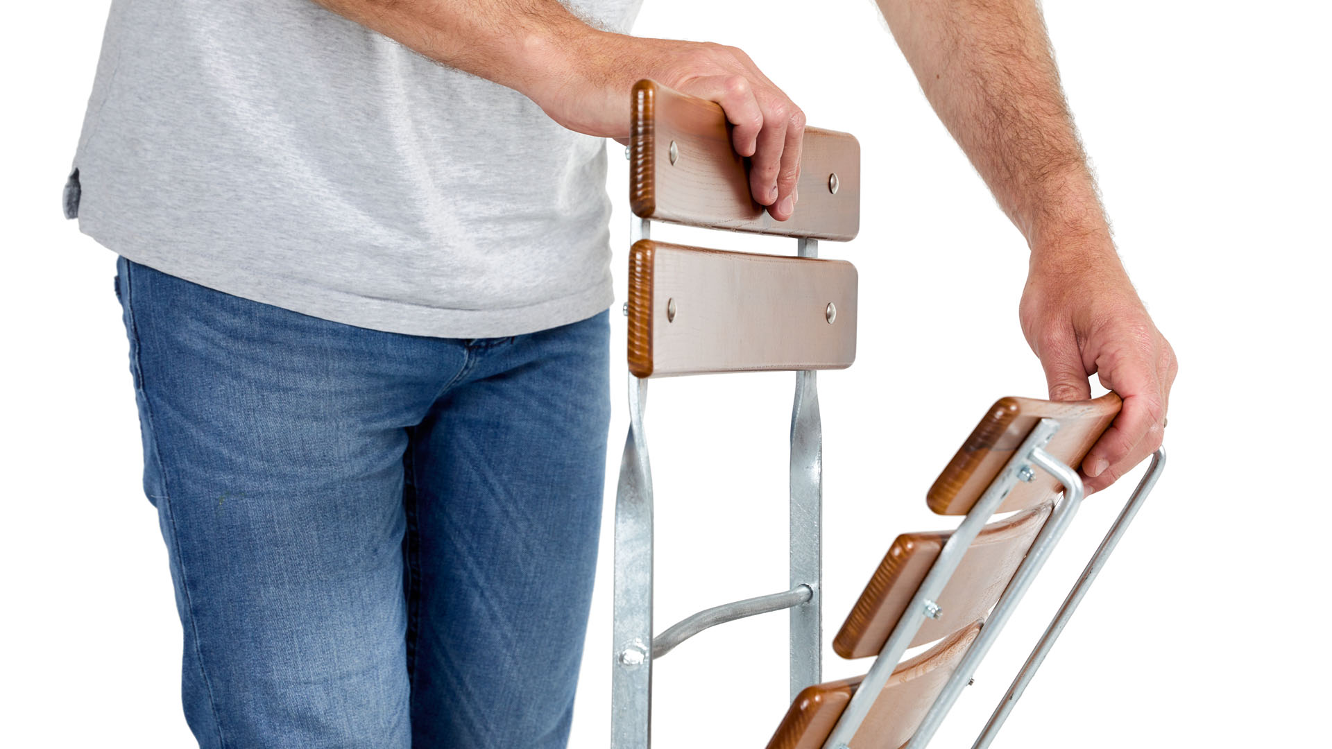 The beer garden chair is foldable.