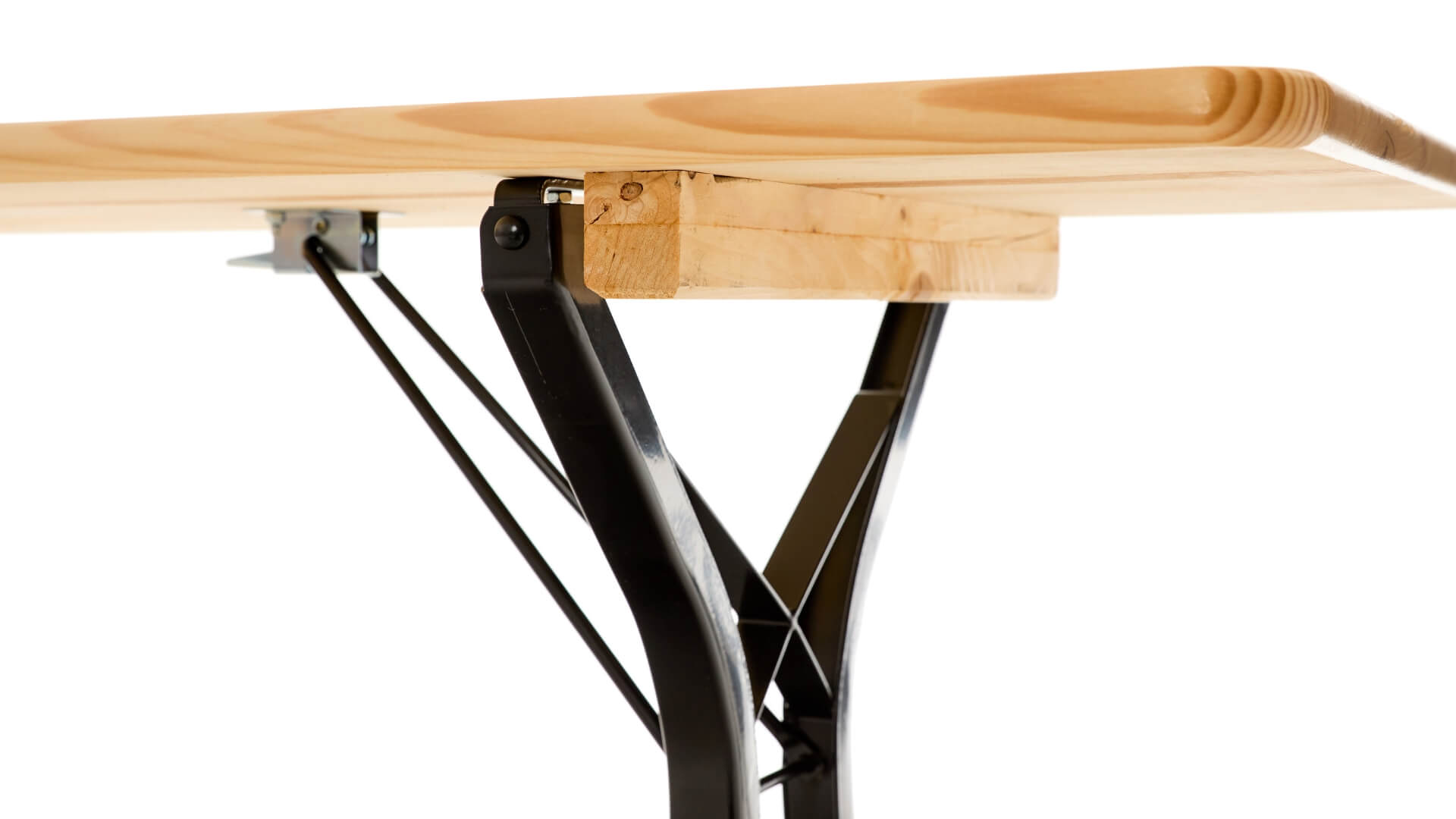 The stacking ledges of the beer garden table set with legroom protect the set during stacking, transportation and disassembly.