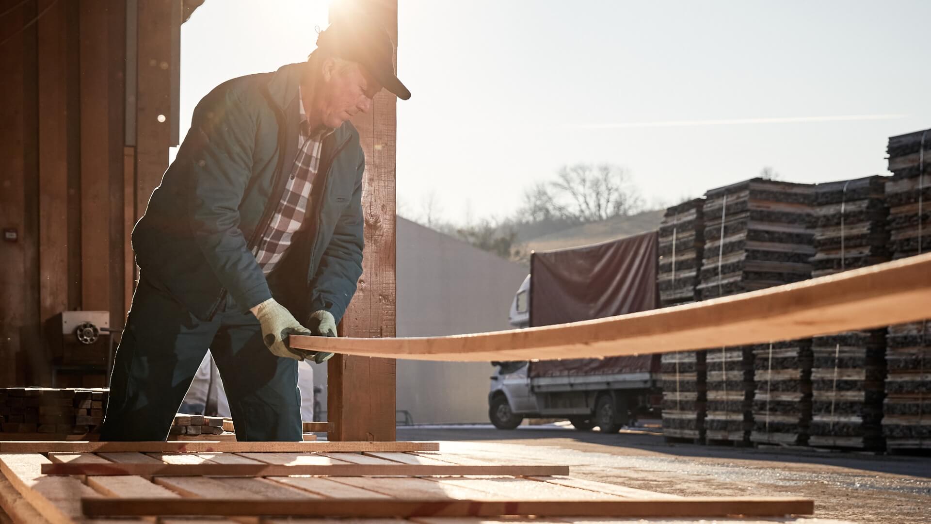 The wood for the beer table furniture comes from Romania and is used in a wood works there.