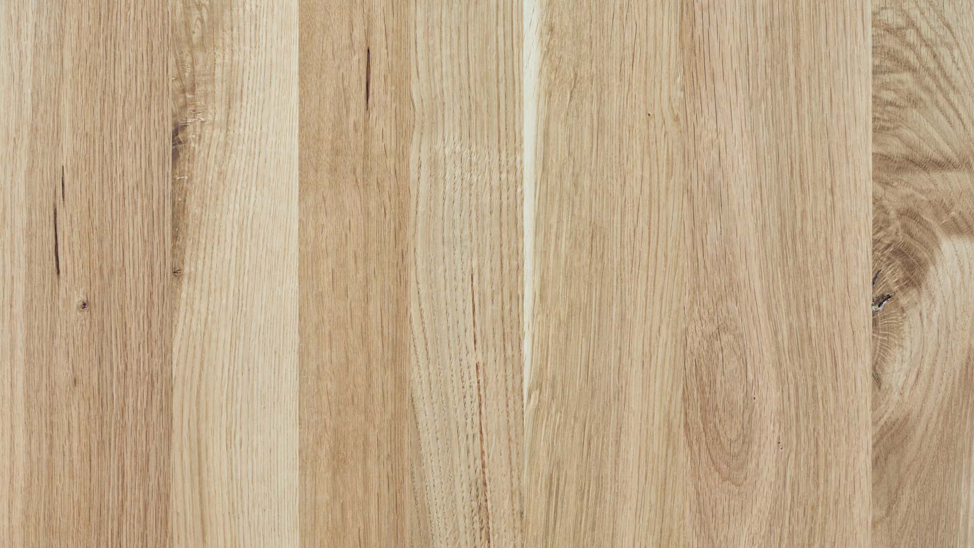 Wooden plate of the design set Lago in oak The wooden plate of the design set Lago in oak.