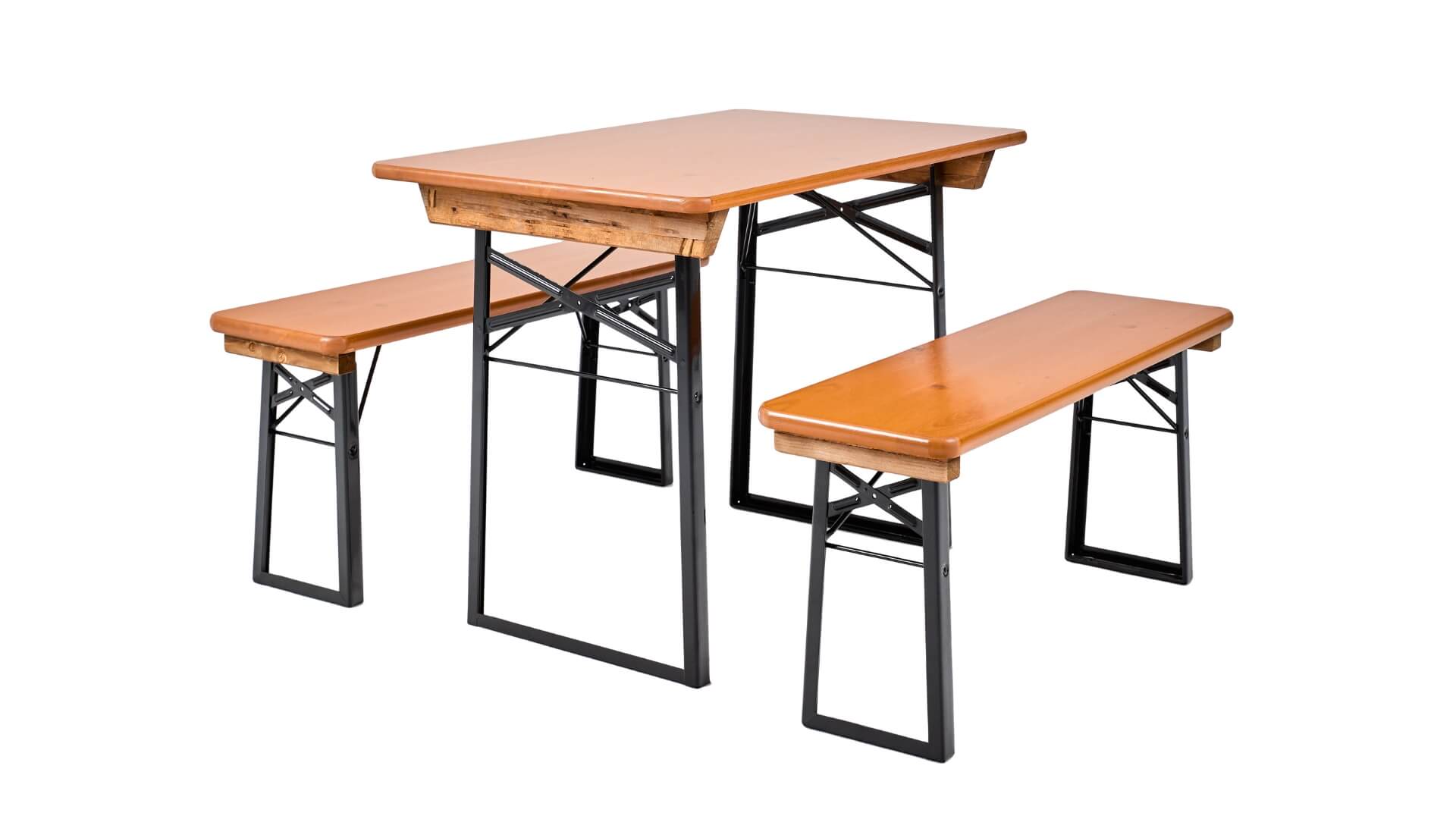 The small beer garden table sets Shorty in the color pine.