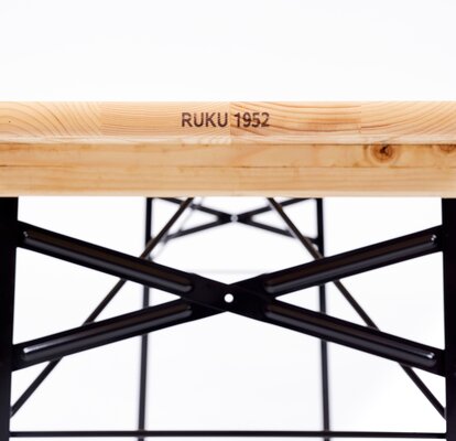 Die Stirnseite des Biertisches wurde mittels Ink-Druck bedruckt.