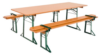Die 75 cm breite Bierzeltgarnitur mit Lehne in Kiefer. Beide Bierbänke mit Lehne sind zugeklappt.