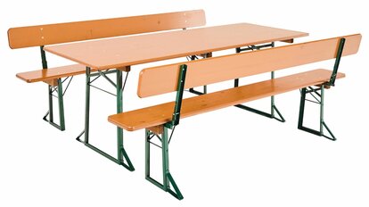 Die 75 cm breite Bierzeltgarnitur mit Lehne in Kiefer.