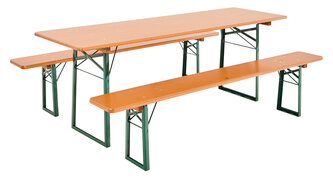 Die 67 cm breite Bierzeltgarnitur in Kiefer.