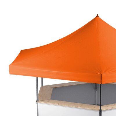 Ein Bierstand mit einem orangen Dach.